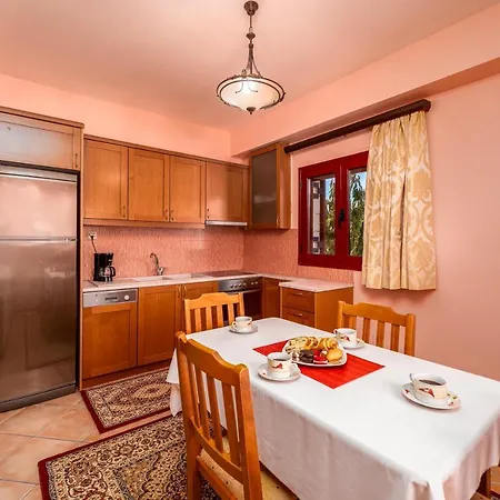Apartment το πέτρινο 2 Kalavryta